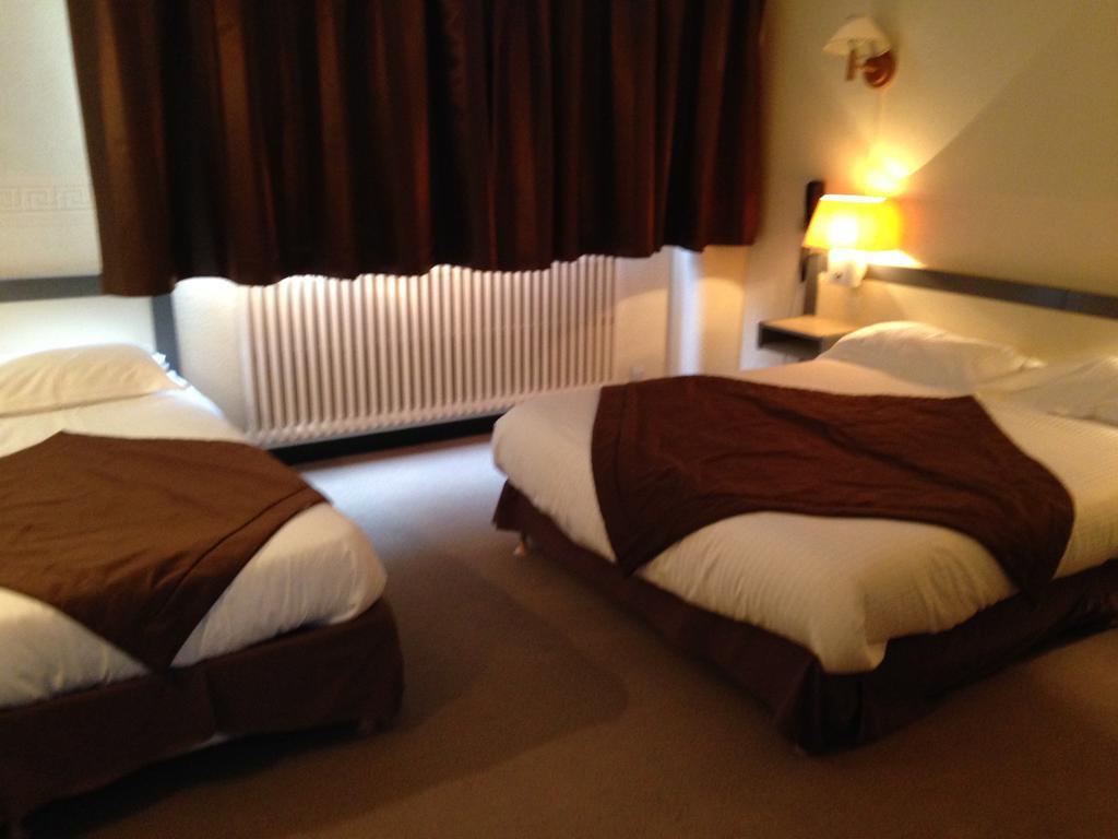 Hotel Continental Vierzon Phòng bức ảnh