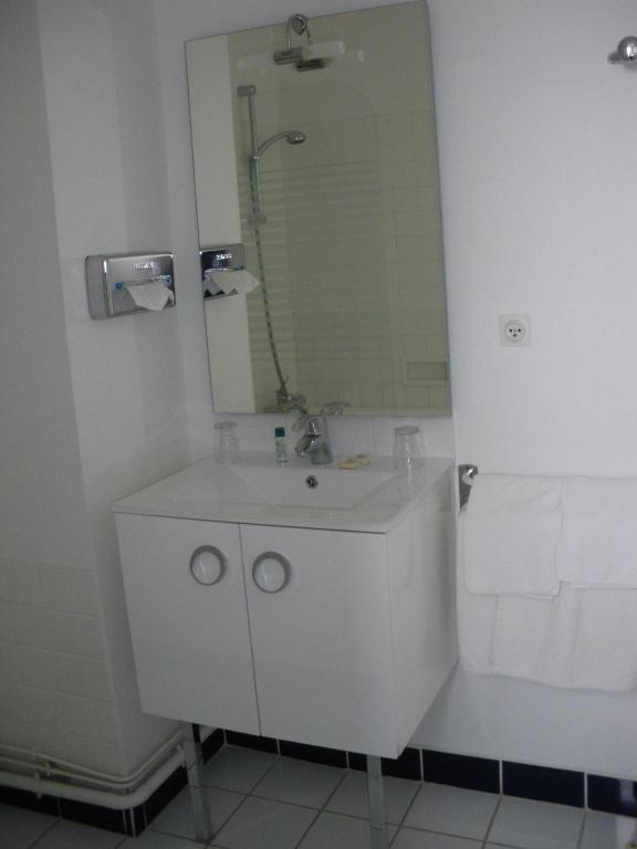 Hotel Continental Vierzon Phòng bức ảnh