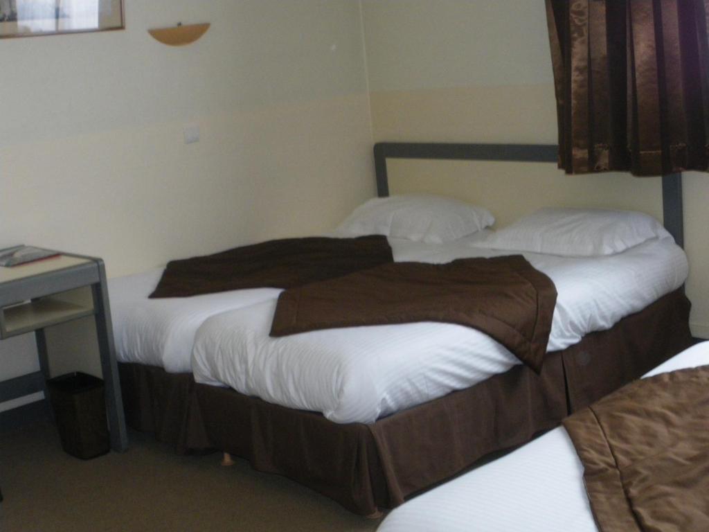 Hotel Continental Vierzon Phòng bức ảnh
